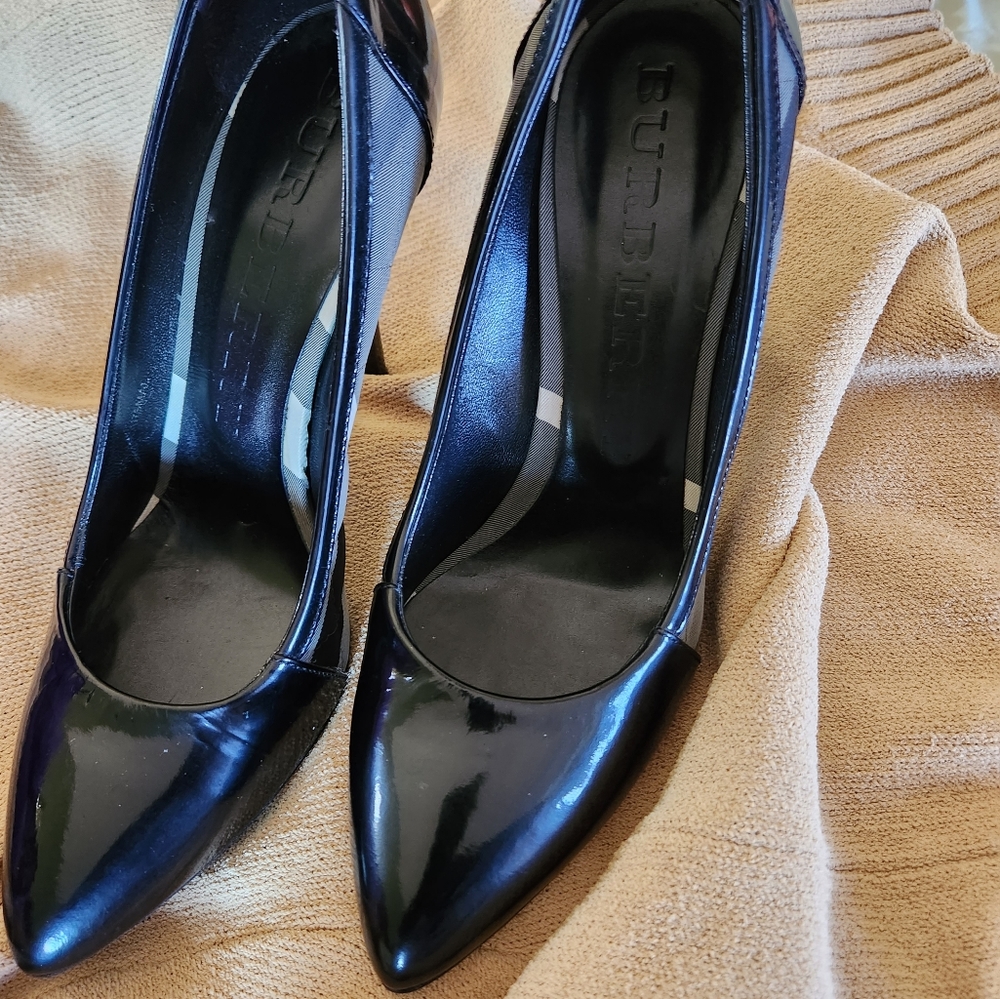Burberry pumps black shoes